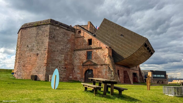Lire la suite à propos de l’article Le Château de Lichtenberg : un joyau médiéval Alsacien